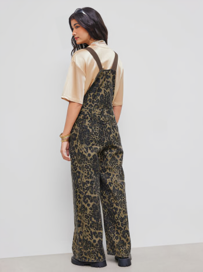 Leopard_Overalls_2_14528cab-7f50-49a7-8de3-8bccd28106cb.png